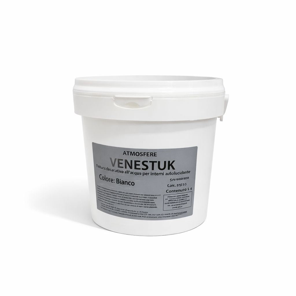 Parete rifinita a stucco veneziano con effetto finto marmo