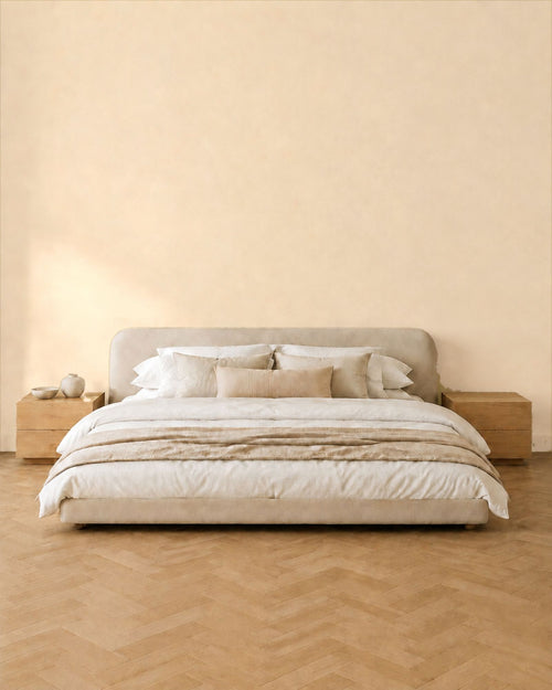 Assisi su parete di camera da letto